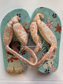 Disney Store Moana Sandals size 7/8
