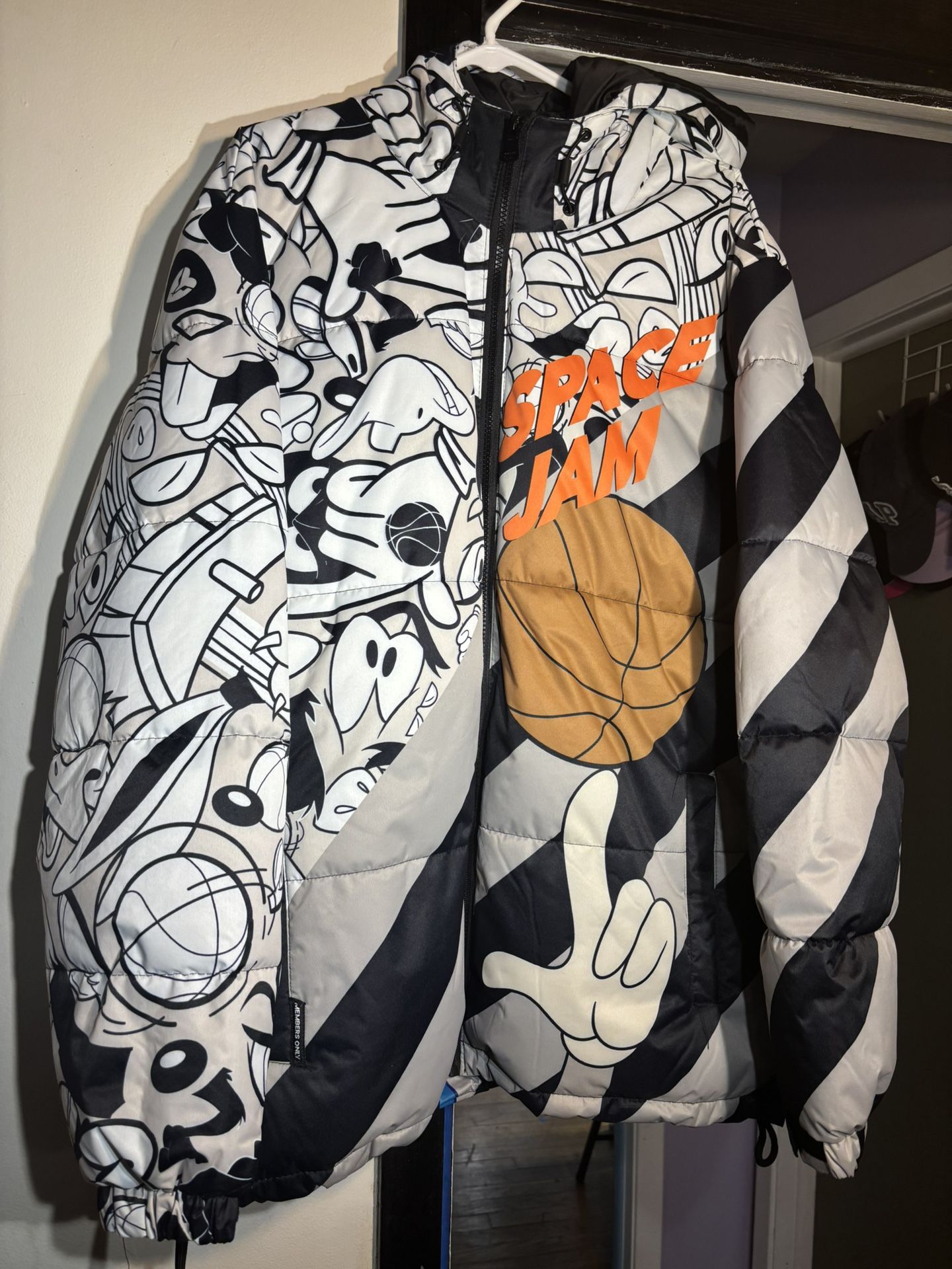 Members Only Nickelodeon Space Jam Graphic Puffer Jacket NEW