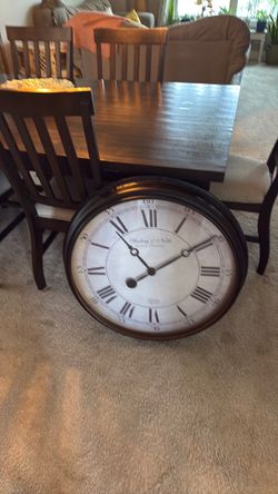 28 inch Clock - Battery Operated