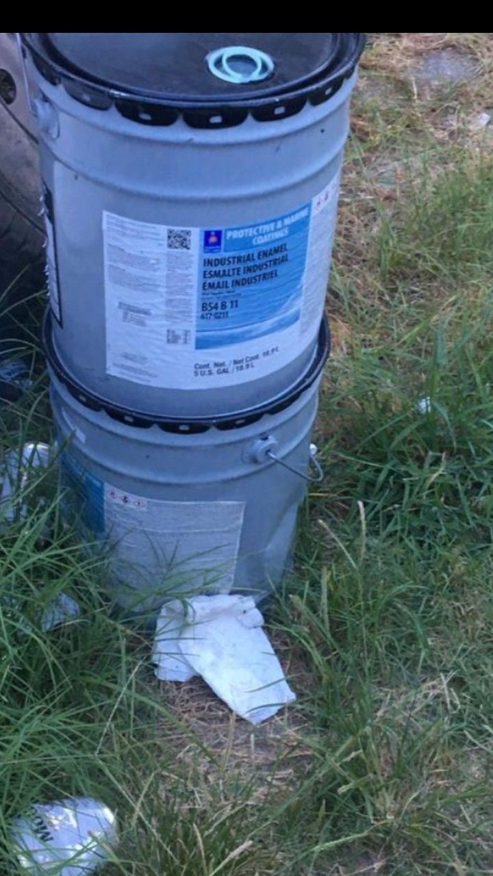 Pintura de aceite negra!! Black oil based paint! Collectibles