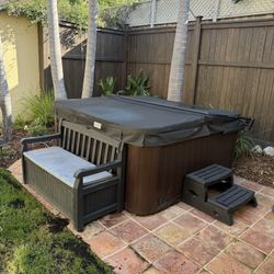 Jacuzzi Hot Tub J-245 3 Years Old