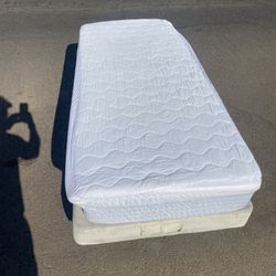 FREE DELIVERY: Twin XL Bed