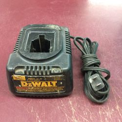 Dewalt 7.2V - 18V 1- Hour Battery Charger No-Cd  18 Volt