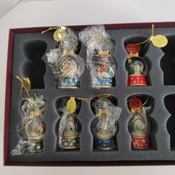 The Danbury Mint Cat Snow globes Ornaments