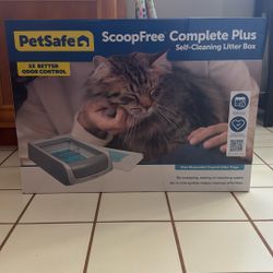 Petsafe Scoop free Self Cleaning Litter Box