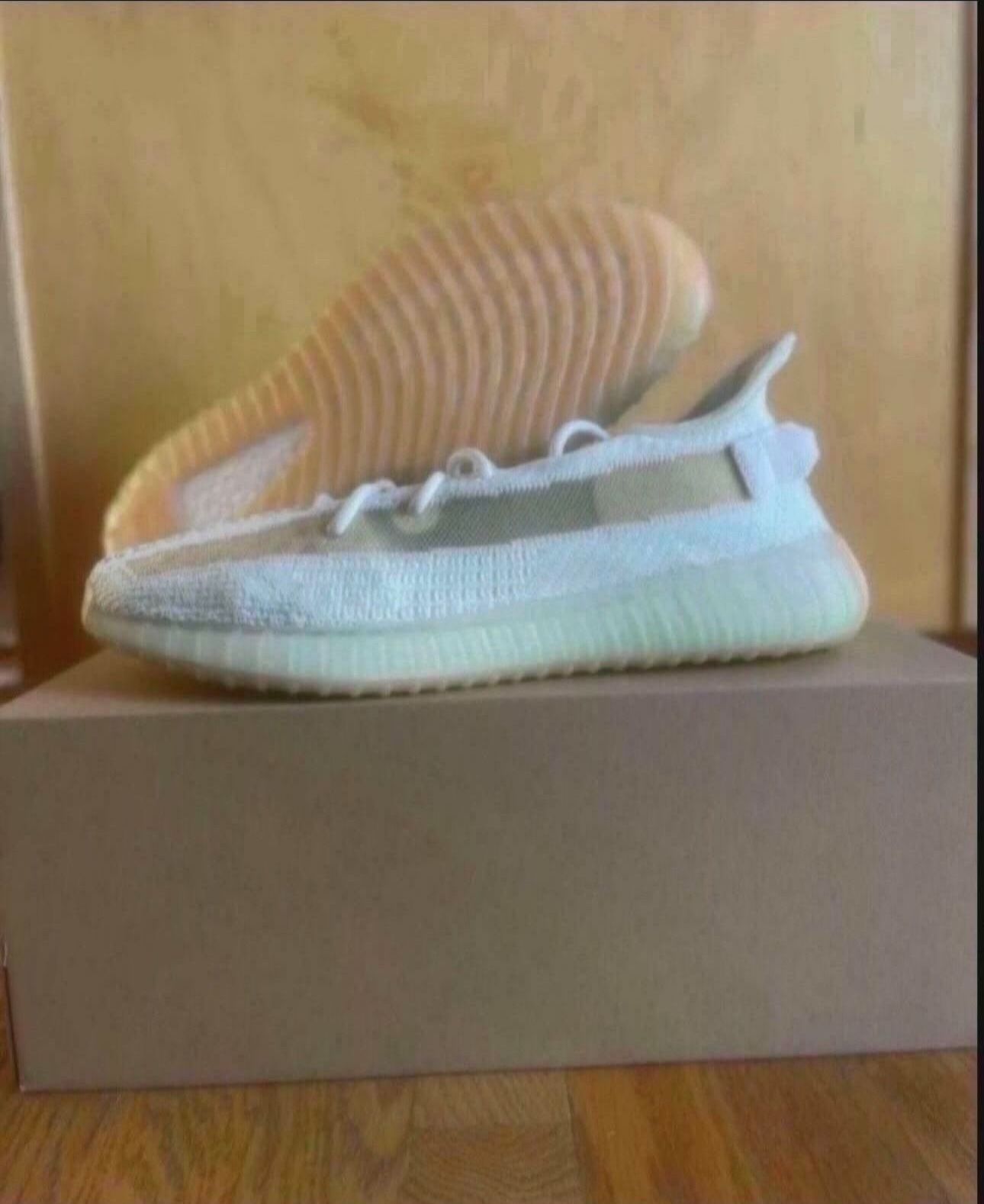 Adidas Yeezy Boost 350 V2 Hyperspace Size 13.5 Brand New 