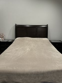 Bedroom Furniture Set — MUST SELL ASAP