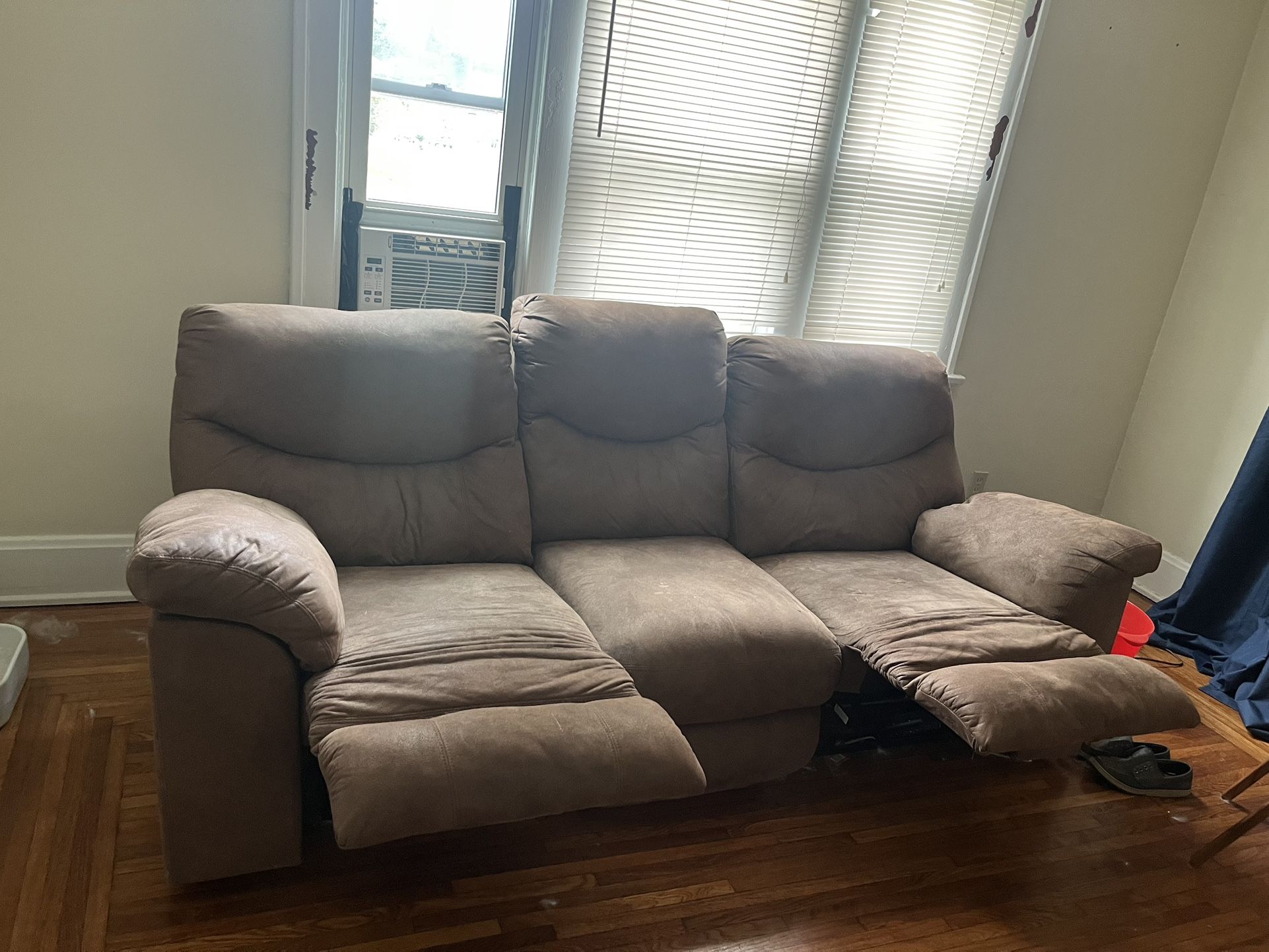 Dual reclining couch and full bed
