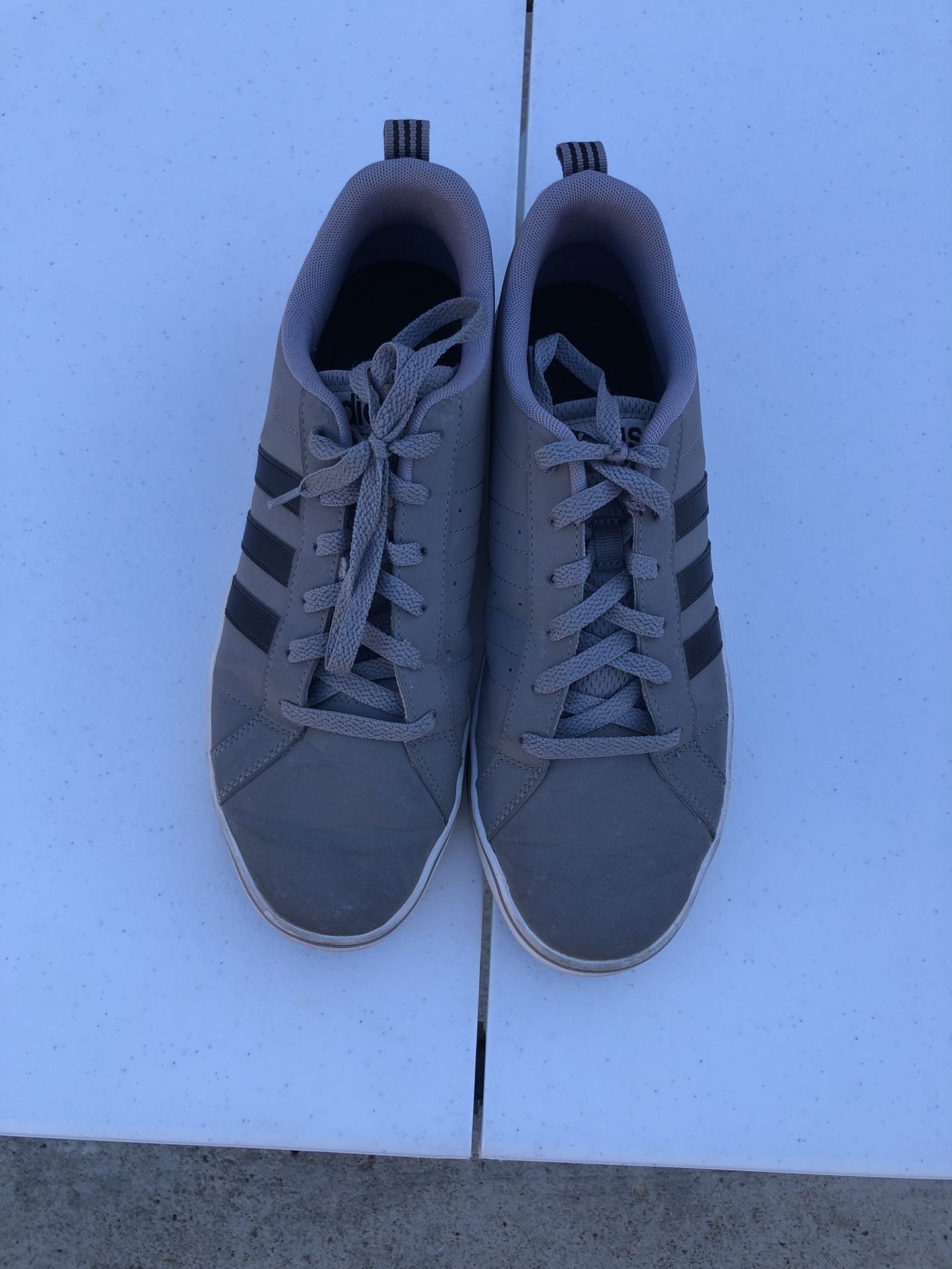 Adidas / Nike Air Max 10.5 Men