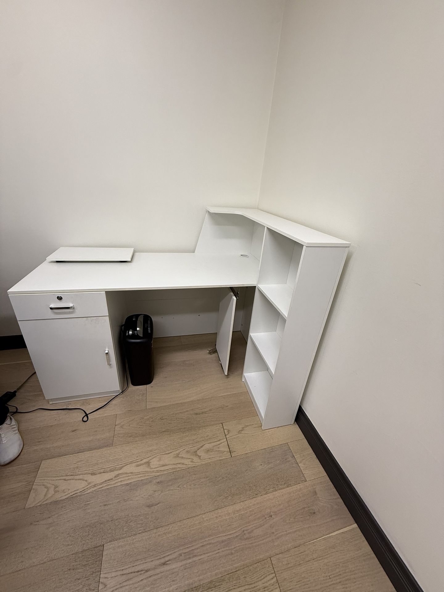 Office Reception Desk 