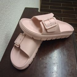 Women's Sandals Size 10