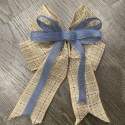 10 Burlap Bows