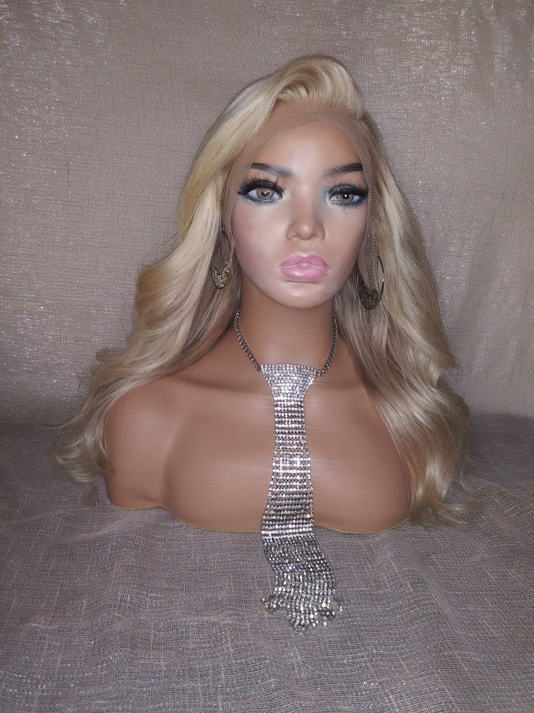 16 In Ombre Lace Wig Light And Ash Blond