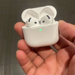 Apple Air Pods 4th Gen 