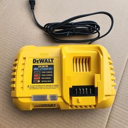 Dewalt Fast Charger 