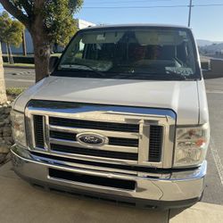 2011 Ford E-350