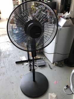 Lasko Elite Collection 18 in Pedestal Stand Fan 4-speed with Remote  42-53H for Sale in Houston, TX - OfferUp