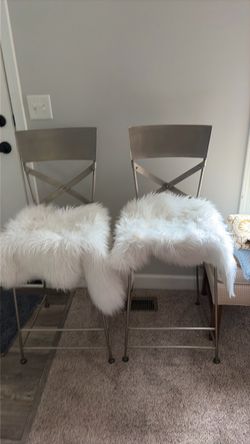 Set of 2 Metal Bar Stools with Faux Fur Cushions