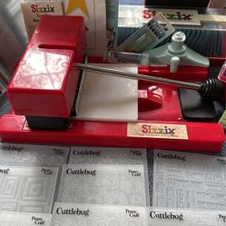 Sizzix - Personal Die Cut machine And LOTS Of Accessories 