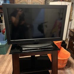 32 inch flatscreen and 3d sony blu-ray player 