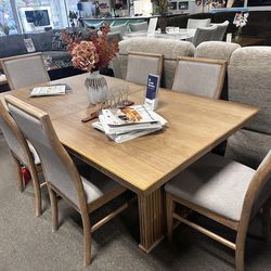 Perfect wood dining set! $1599 🧡🔥📦