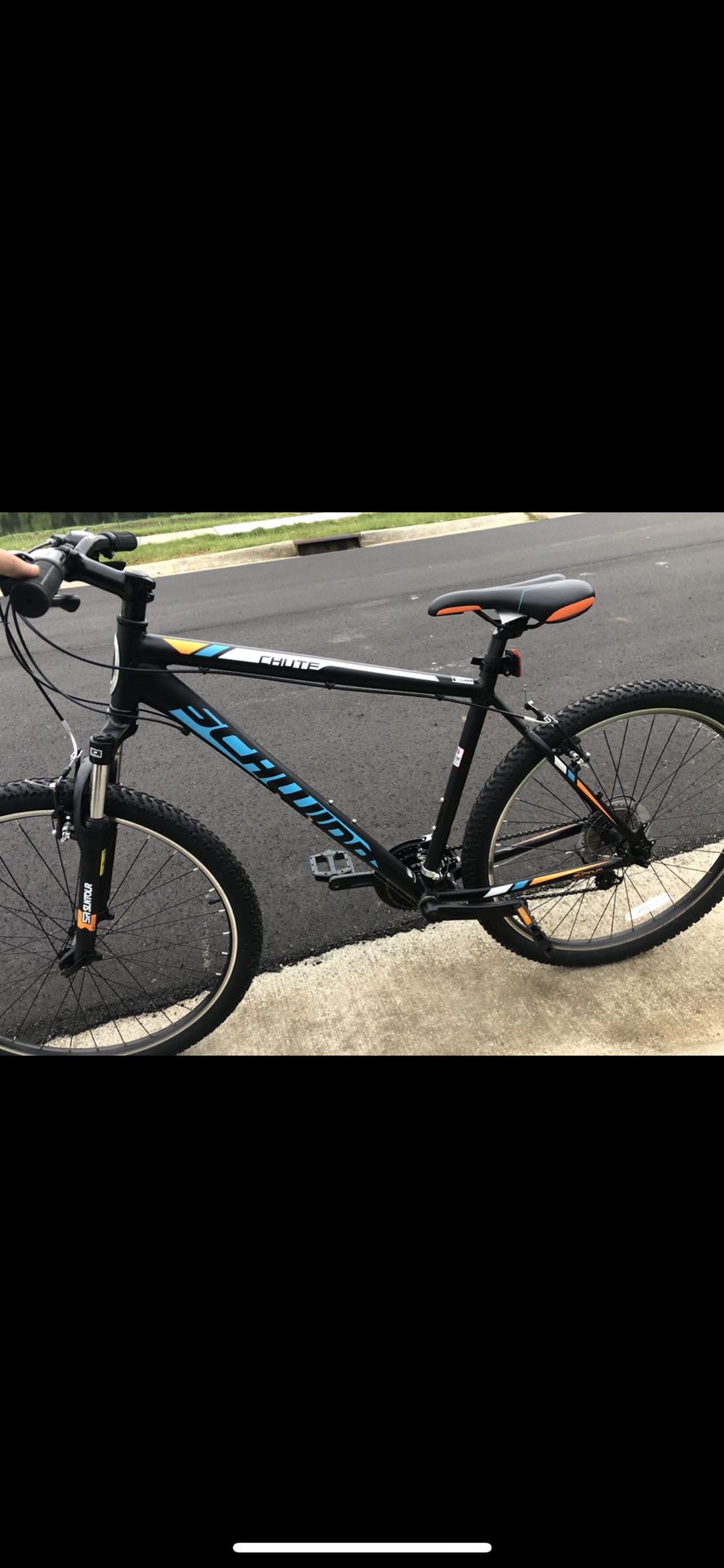 Two Twin Schwinn Men’s Chute 27.5” Mountain Bike
