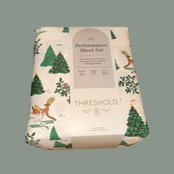 BRAND NEW Threshold performance sheet set KING (holiday)