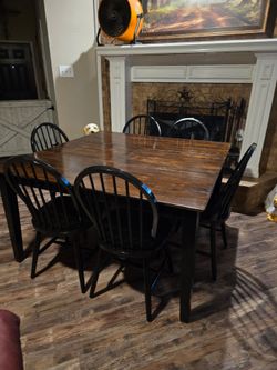 Beautiful kitchen dining table 6 chairs