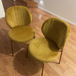 MID CENTURY VELVET LUXURY CHAIR(S) WITH NEW METAL TABLE