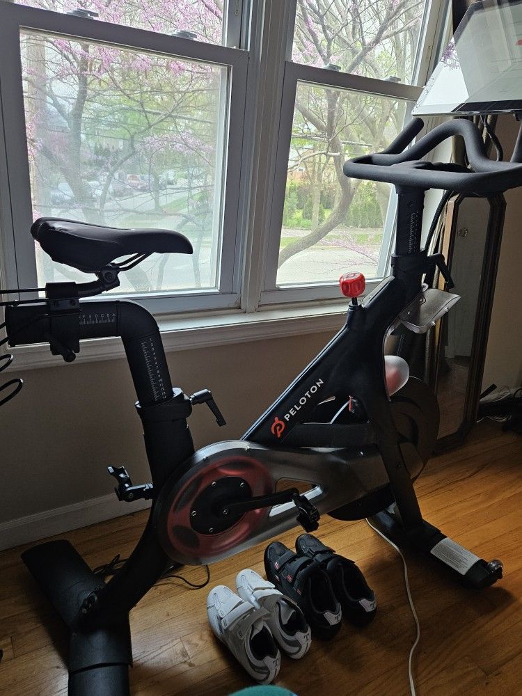 Peloton Bike - Gen 3 Monitor With Swivel Upgrade