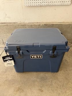 YETI Tundra 35 Hard Cooler Navy Blue