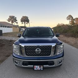 2017 Nissan Titan