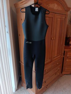 Medium mens wetsuit