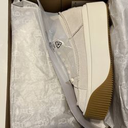 UGG EZ-DUZZIT LACE WHITE SUEDE PLATFORM SHOES WOMEN'S SNEAKERS SIZE US 8.5 NEW