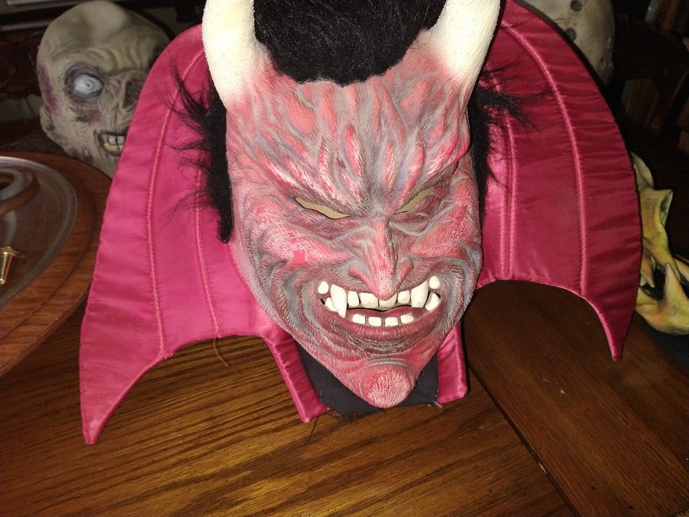 El Diablo Overhead Mask