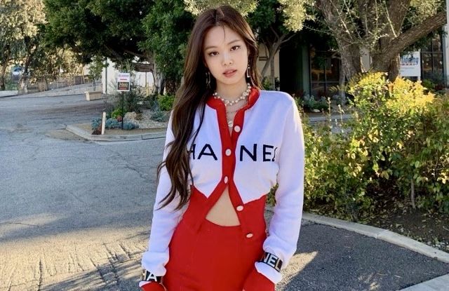 Brand New Chanel Logo Cardigan – White/Red As Seen on Jennie/BLACKPINK)