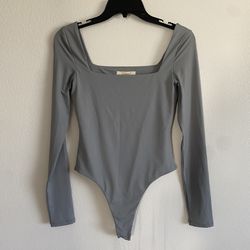 Qinsen Square Neck Long Sleeve Gray Bodysuit - Small 