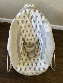 Baby bouncy chair