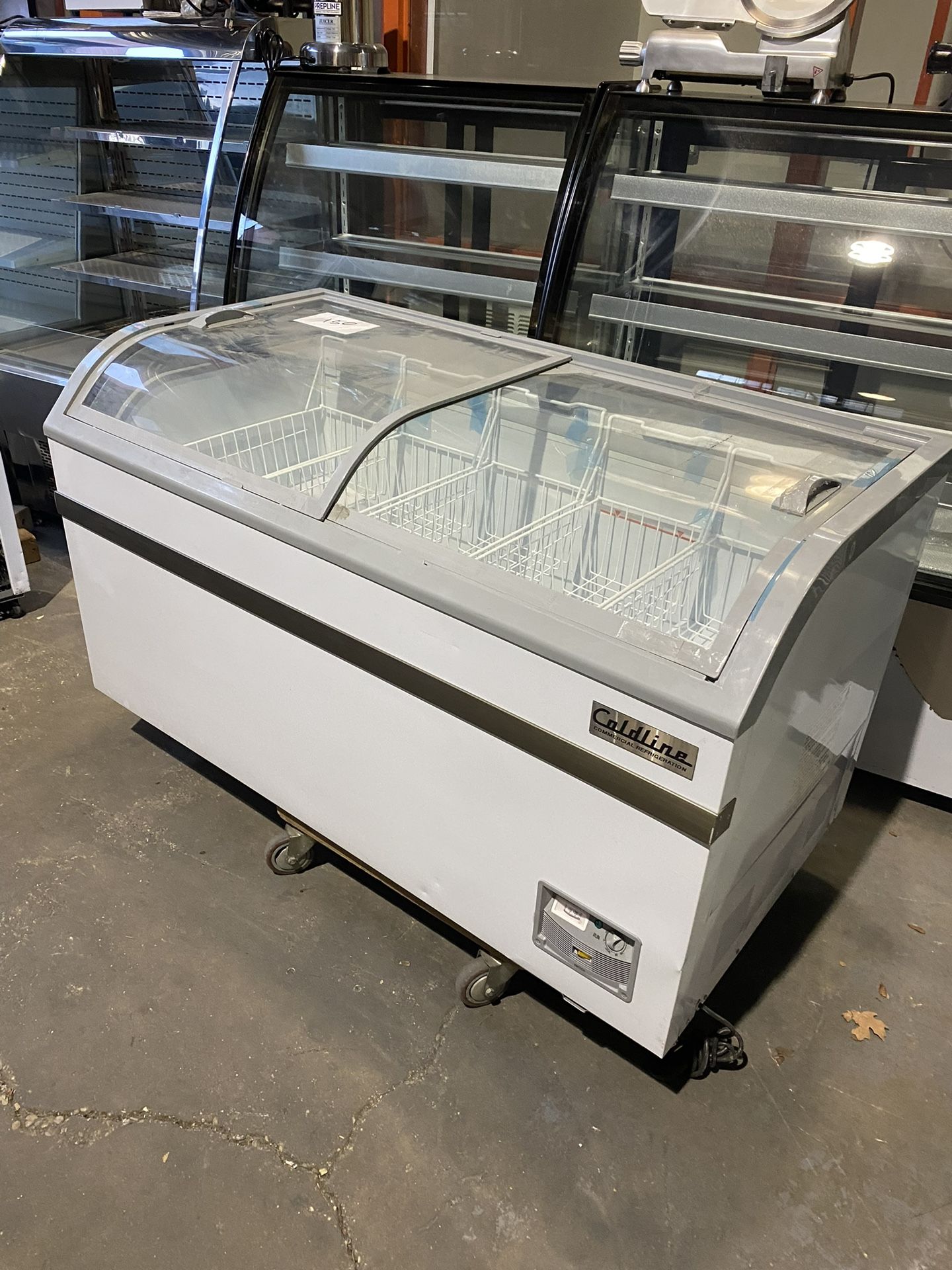 5 ft sliding door freezer new