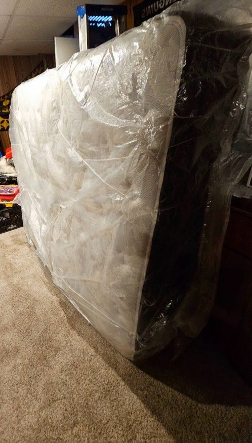 Asher Pillow Top Mattress
