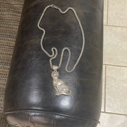 Very Nice Vintage Cat Necklace .
