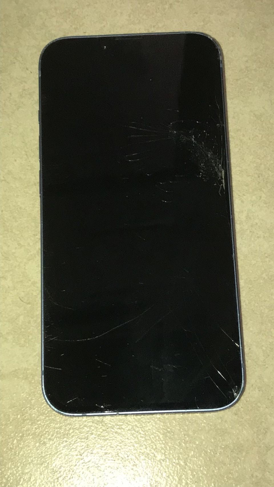 iPhone 14 128 GB - UNLOCKED