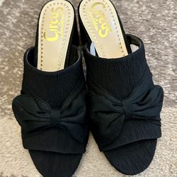 Woman’s Circus Sandal  Slides Size 7 M