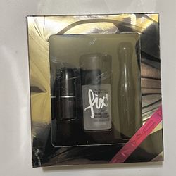 MAC Shiny Pretty Things All Stars Kit 3D Black Lash Ruby Woo / Prep + Prime NIB.    Lip is the old version , matte and dark then the new one  