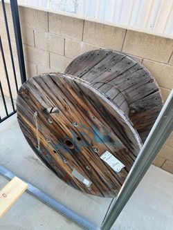 Wooden cable spool