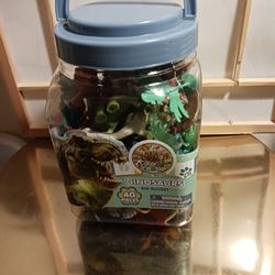 Dinosaurs big bucket over 40pcs