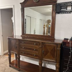 Dresser