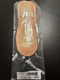 New Bloch ballet shoes size 1.5Y