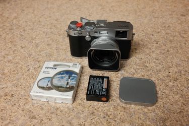 Fuji X100F Bundle