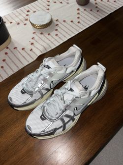 NIKE V2K RUN WOMENS